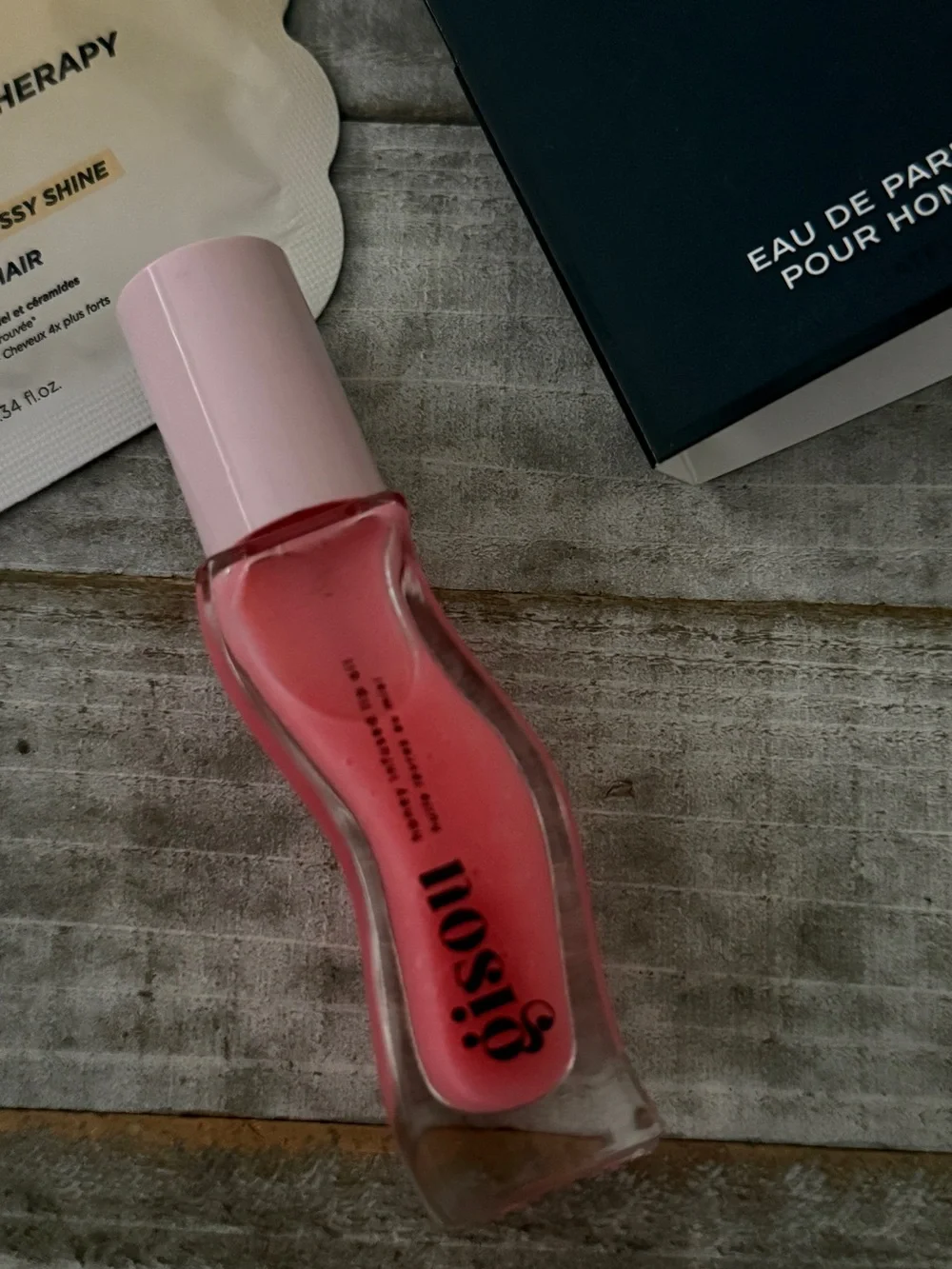 Gisou Pink Lip Oil Gloss - Hydrating Pink Shine